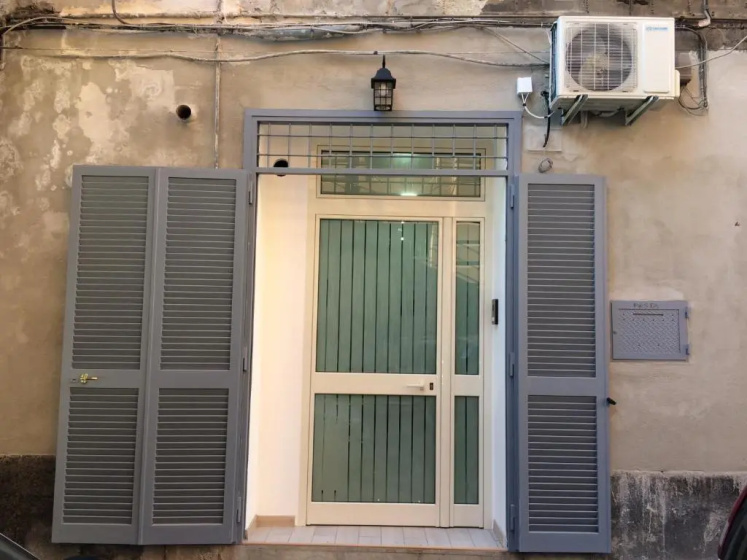 Цены на Flat in Center Historic в Неаполе