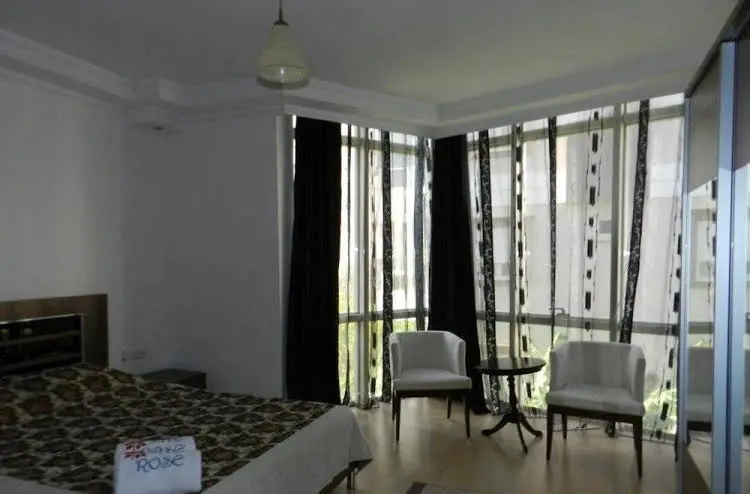 Roza Apartments — отель с удобным расположением в Анталье