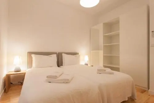 Feels Like Home Baixa Luxury Apartment — отель с удобным расположением в Лиссабоне