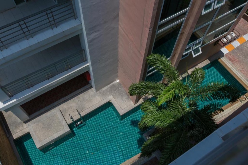 6-19 - 2 Bdr Condo With Balcony and Shared Pool — отель с удобным расположением в Патонг