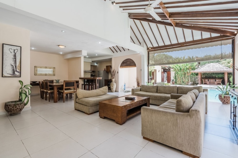 Villa Vista 1-4Bedroom Private Pool — отель с удобствами в Кута
