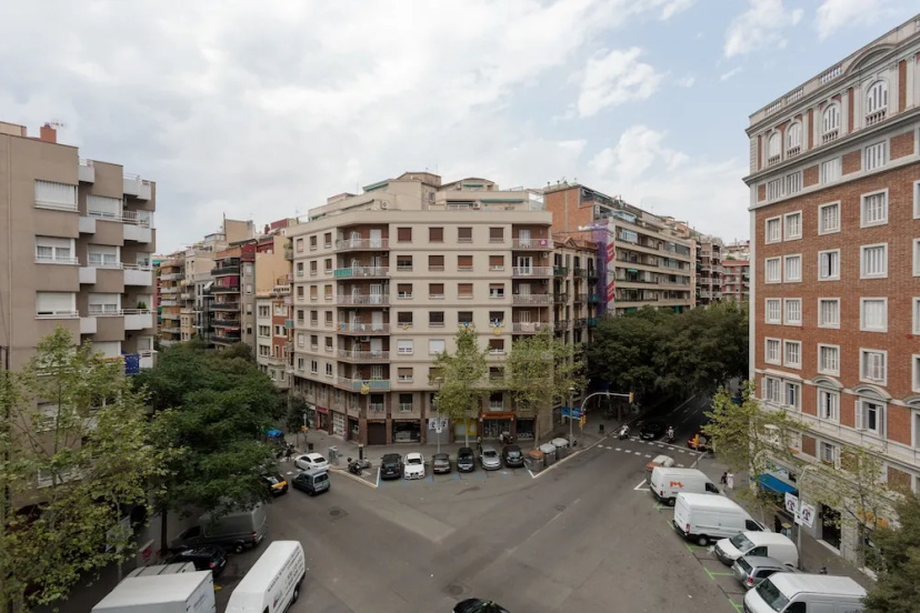 Sagrada Familia - Gaudi Apartment — отель с удобным расположением в Барселоне