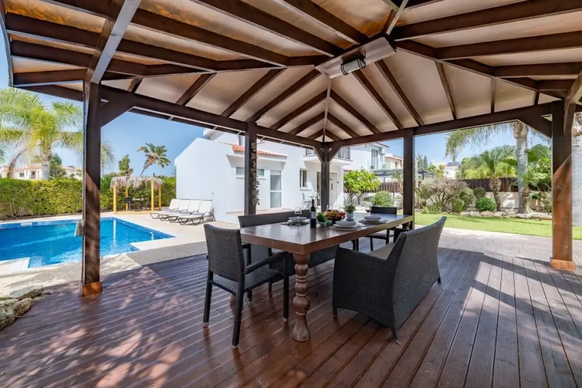 Thekla Oasis Villa in Ayia Napa — комфортный отель в Айя-Напа