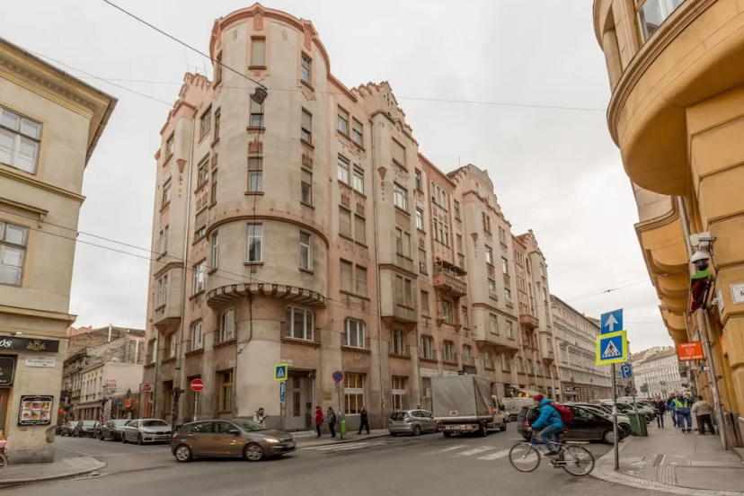 Цены на Supercentral Spacious Apartment в Будапеште