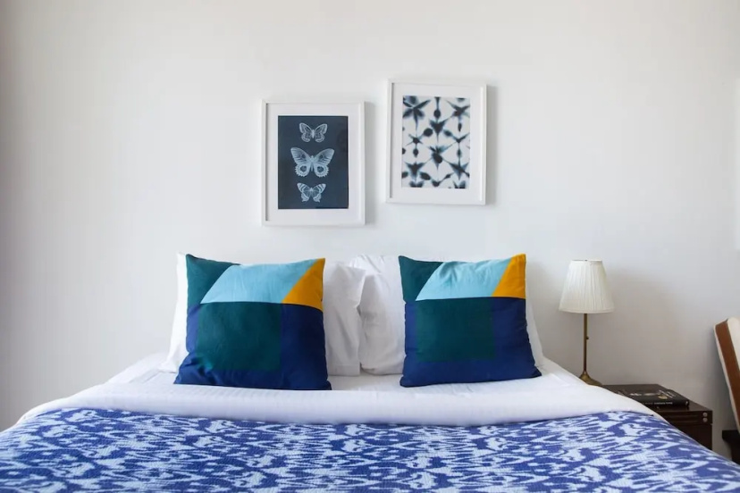 Stylish Studio Apartment in JLT With Lake Views! — комфортный отель в Дубае