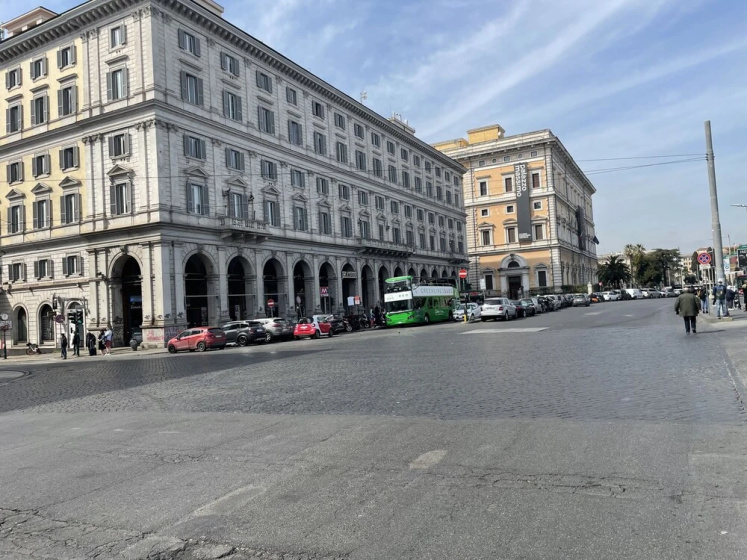 Lovely 1-bed Apartment in Roma With Terrace — отель с удобным расположением в Риме
