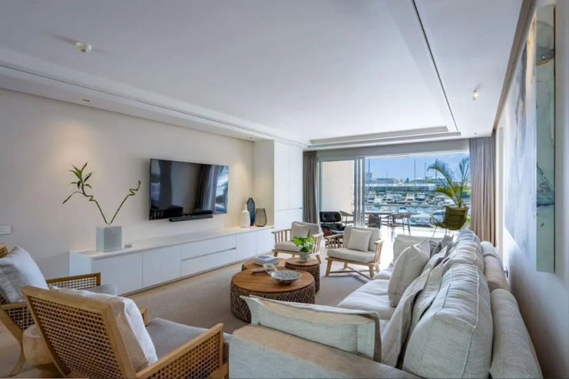 Цены на Executive Yacht View Two Bedroom Apartment - 310 в Кейптауне