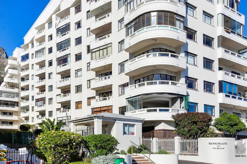 Цены на Sea Point Kingsgate Apartment в Кейптауне