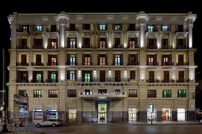 UNA Hotels Napoli — отель в удобной локации в Неаполе