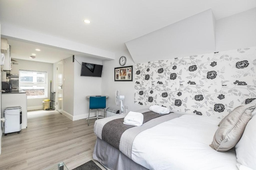 Securematics Queens Studio Apartments — отель в Лондоне, Соединенное Королевство