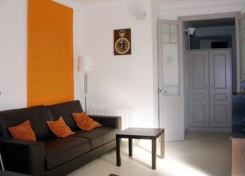 Barcelonaforrent Gracia Apartments — отель с удобным расположением в Барселоне
