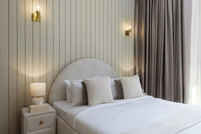 Maison Privee - Creekside Elegance w/ Canal Vws at Creek Beach — отель с удобным расположением в Дубае