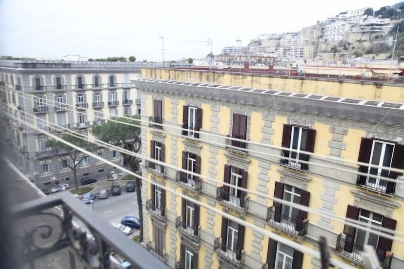 Gramsci Apartments — забронировать отель в Неаполе
