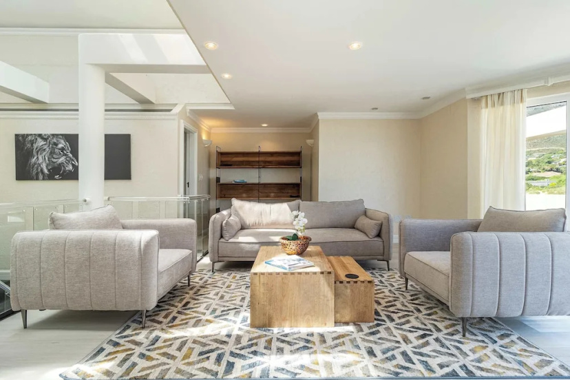 Цены на Beachfront Villa, Beach Club, Houtbay, Cape Town, South Africa в Кейптауне