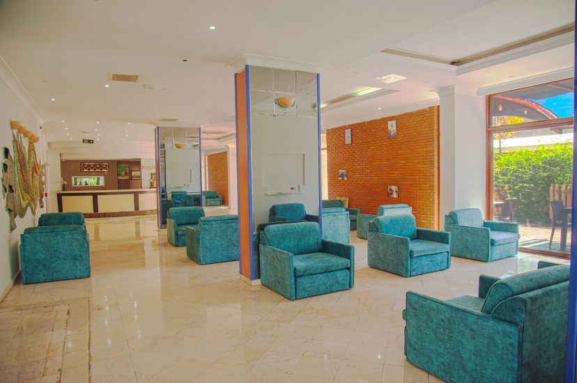 Grand Bahama Beach Hotel — отель рядом с интересными местами в Аланье