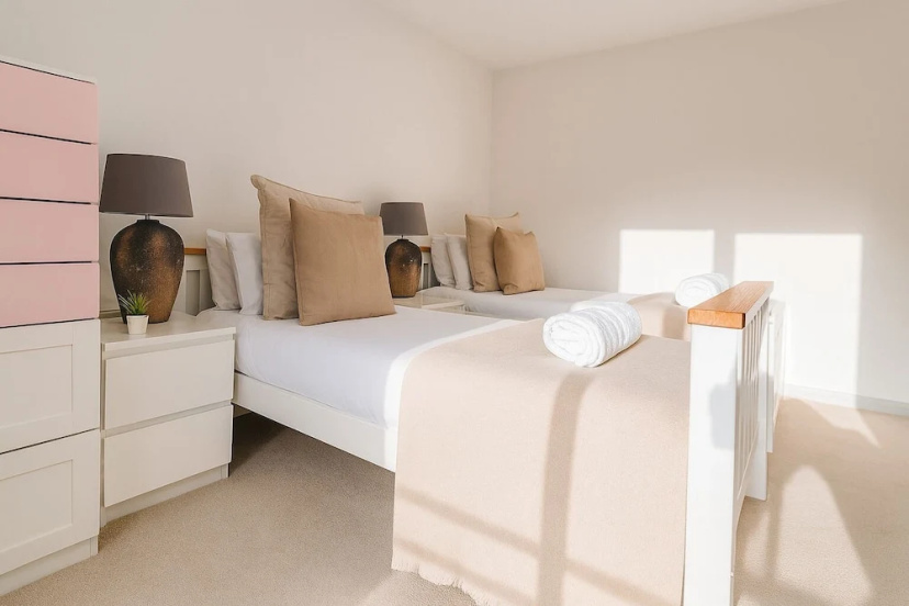 Spacious 3 Bedroom Flat in Kensington 3 — отель в Лондоне, Соединенное Королевство