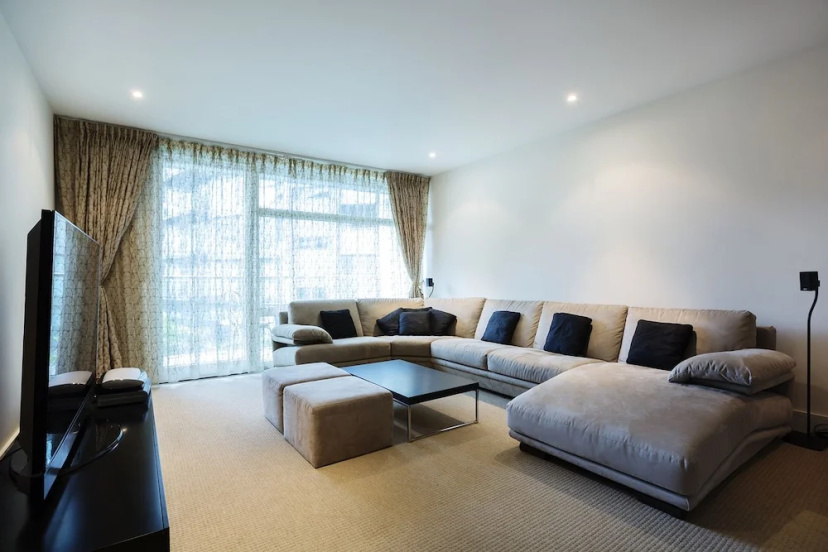 Veeve  - Luxury 2 Bedroom Apartment - Chelsea Bridge Wharf — забронировать отель в Лондоне