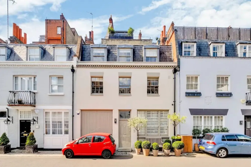 Luxe 4-bed Mews Home - 10 min to Harrods 2 — отель в Лондоне, Соединенное Королевство