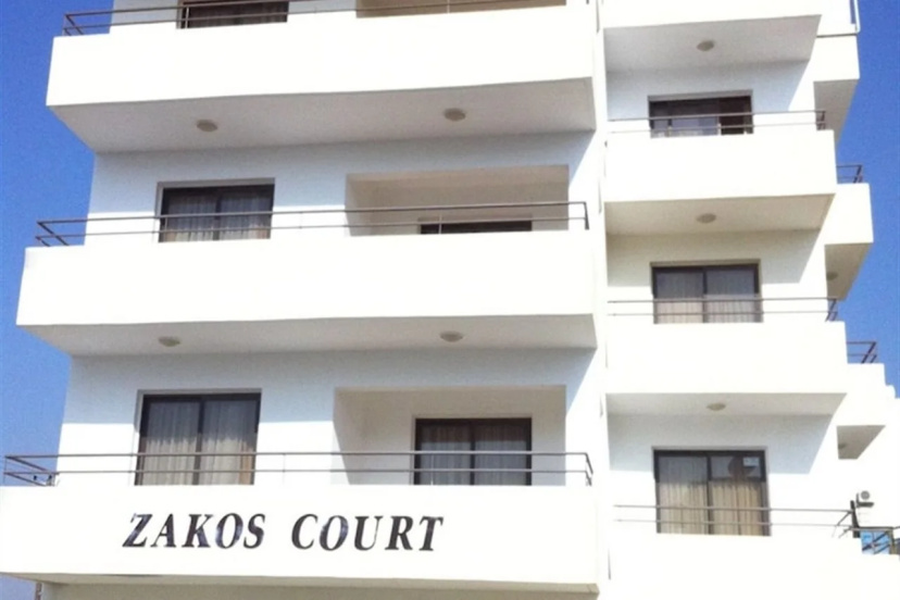 Zakos Court Apartments — забронировать отель в Ларнака