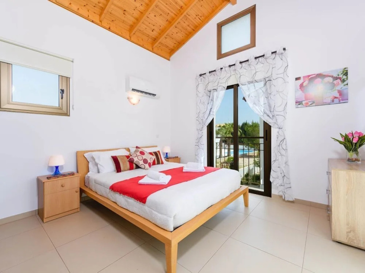 Kymma Villa 16 in Ayia Napa — комфортный отель в Айя-Напа