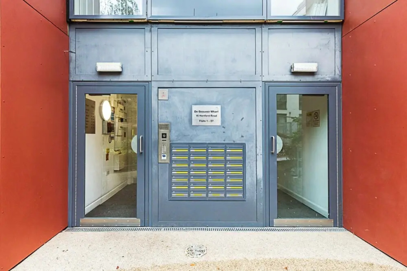 Цены на Stylish and Sleek East London Retreat в Лондоне