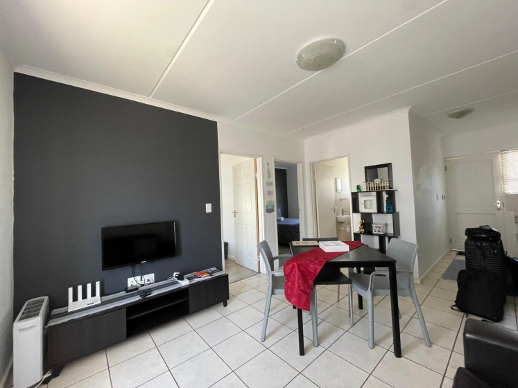 Cozy corner apartment Muizenberg — отель с удобным расположением в Кейптауне