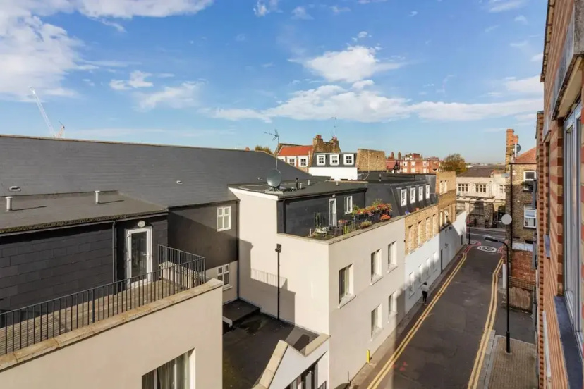 Modern 2 Bedroom Apartment in Homerton — отель с удобствами в Лондоне