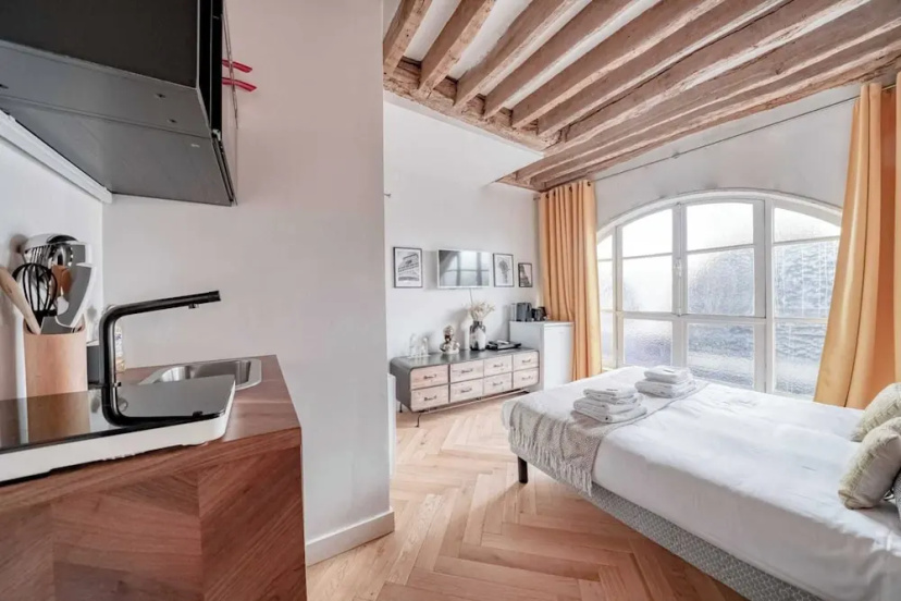 Apartment in Paris for 2 People — забронировать отель в Париже