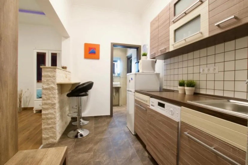 Standard Apartment by Hi5 -Baross Square — отель в Будапеште, Венгрия