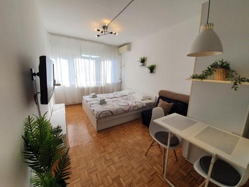 Parlament Lux Apartment — забронировать отель в Белграде