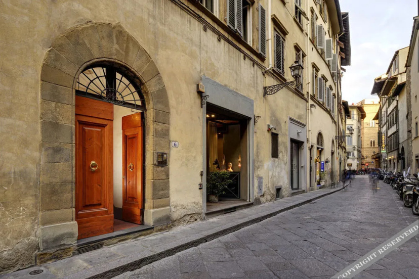Duomo Apartment — отель с удобствами в Флоренции