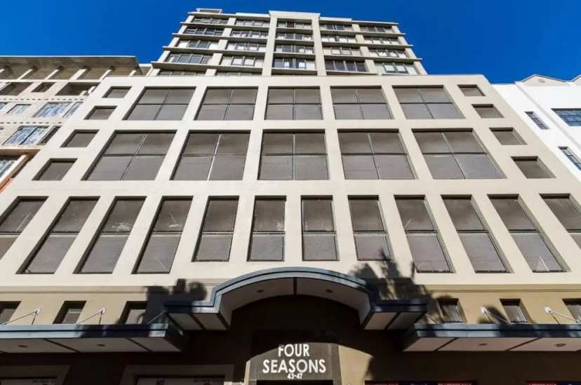 1110 Four Seasons — отель в Кейптауне, Южноафриканская Республика
