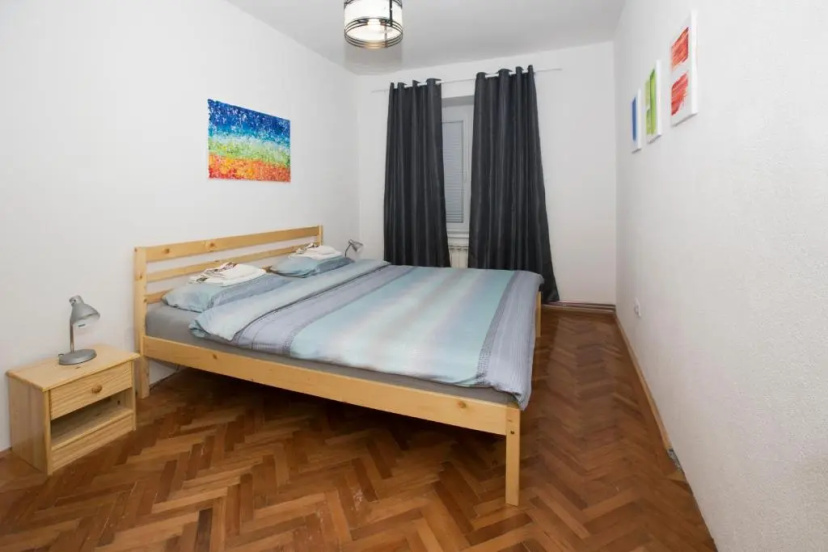 Downtown 3 Bedroom Apartment — забронировать отель в Сараево