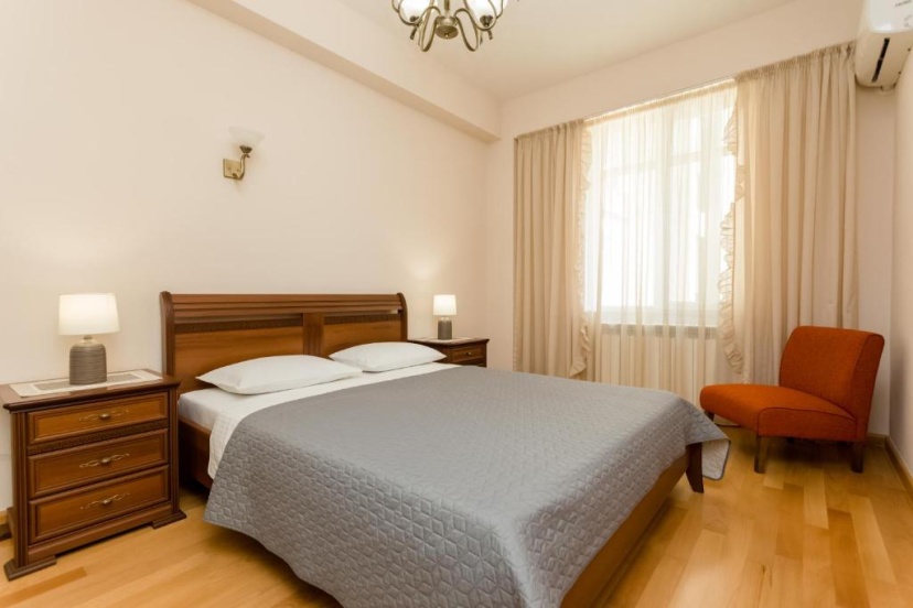 Serviced Apartment on Rustaveli Avenue 16 — комфортный отель в Тбилиси