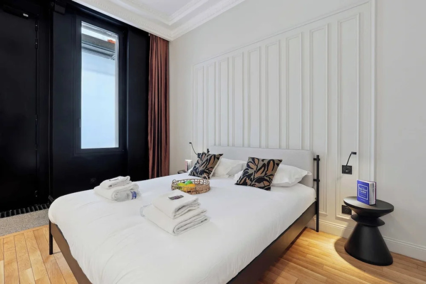 Цены на Modern Apartment - 2P - Parc Monceau в Париже