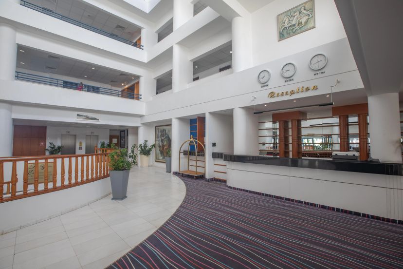 Iliada Beach Hotel — отель рядом с интересными местами в Протарас