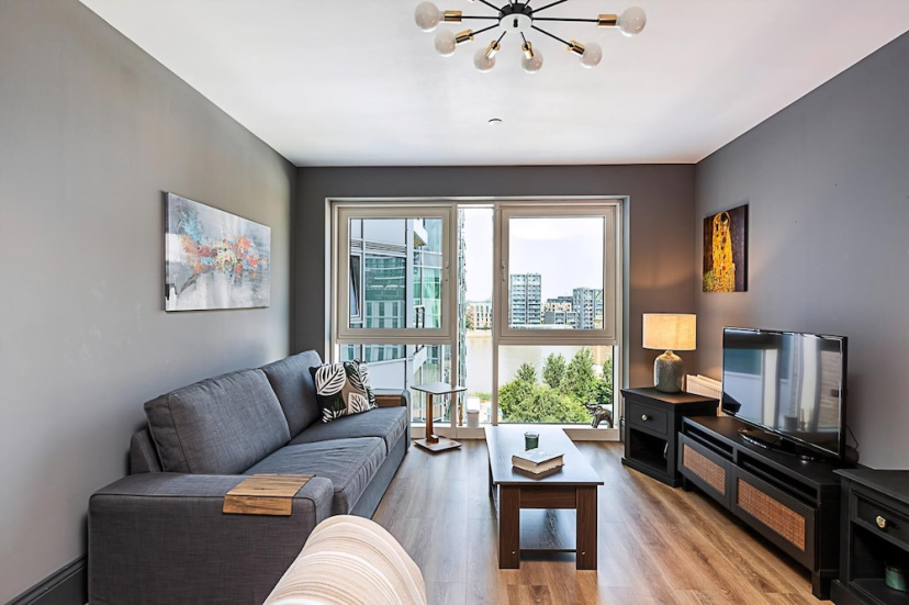 Riverside Escape With Breathtaking Thames Views — комфортный отель в Лондоне