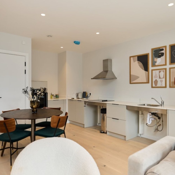 The Brondesbury Escape - Cosy 1bdr Flat With Balcony Parking — забронировать отель в Лондоне