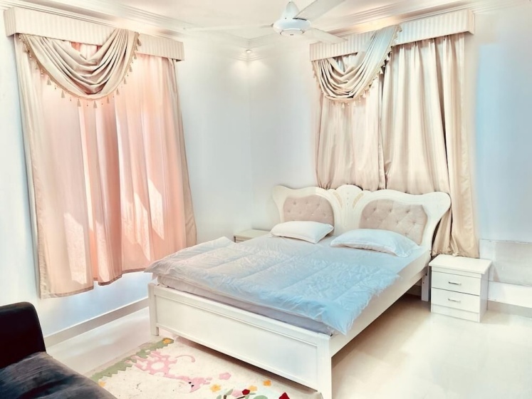 Golden Apartmens — забронировать отель в Салала