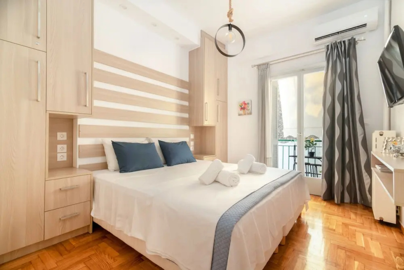 Apartment Hermes in Central Athens — отель с удобствами в Афины