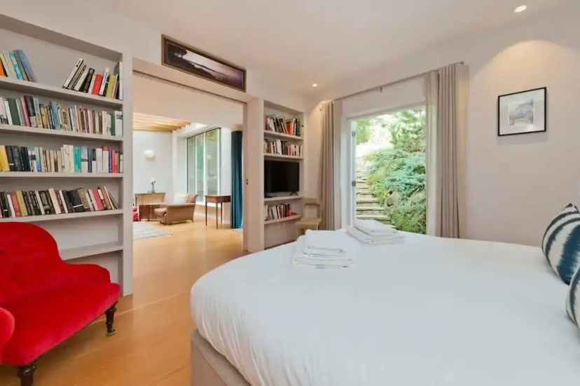5 Bedroom House, Maida Vale — отель с удобствами в Лондоне