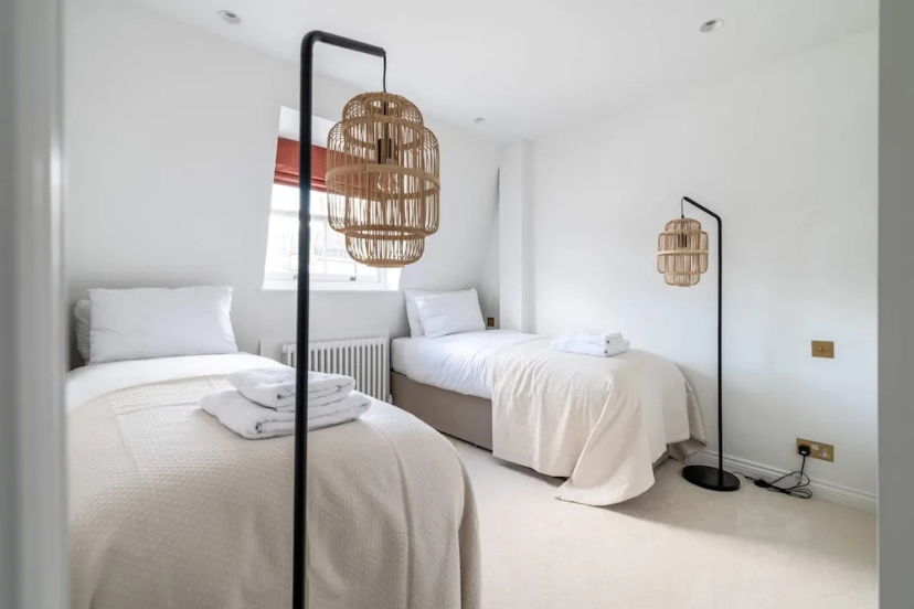 Цены на Impressive and Gorgeous Kensington Family Home в Лондоне
