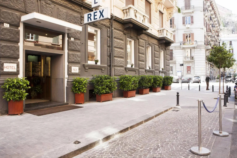 Rex Lifestyle Hotel — отель с отзывами гостей в Неаполе
