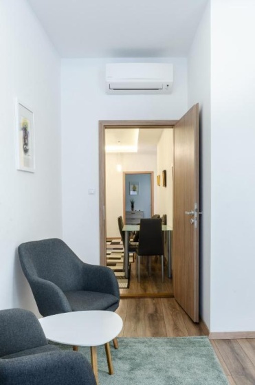 Luxury apartment in the main centre, 3BDR,3BTHR,AC — отель с удобствами в Будапеште