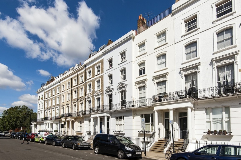 Bright Talbot Road Apartment - MATR6 — отель с удобствами в Лондоне