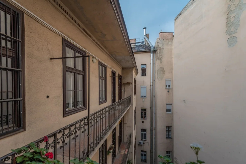 Oasis Apartments Corvin I — забронировать отель в Будапеште