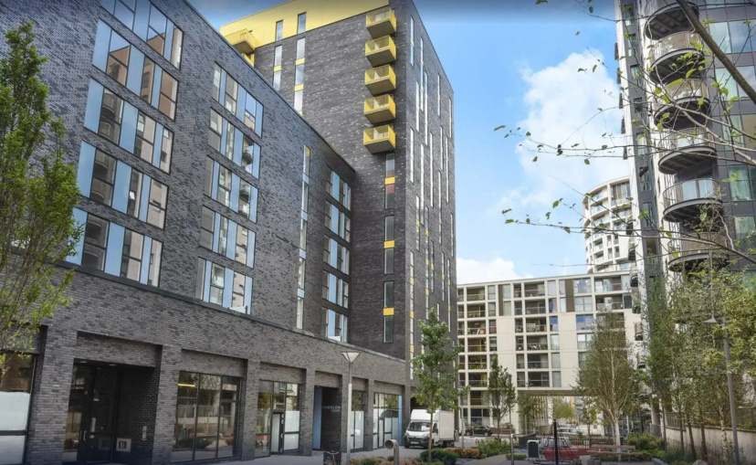 Millharbour Apartments By Charles Hope — отель с удобным расположением в Лондоне