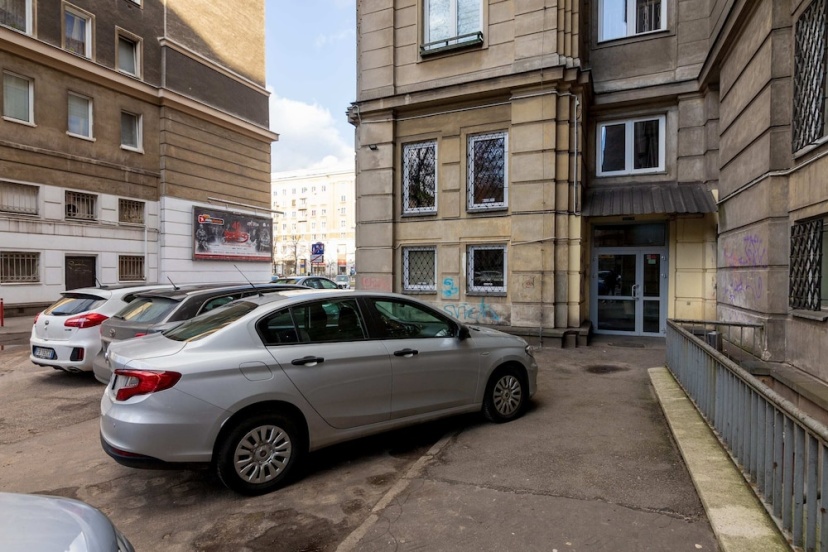 Hala Mirowska Stylish Apartment — забронировать отель в Варшаве