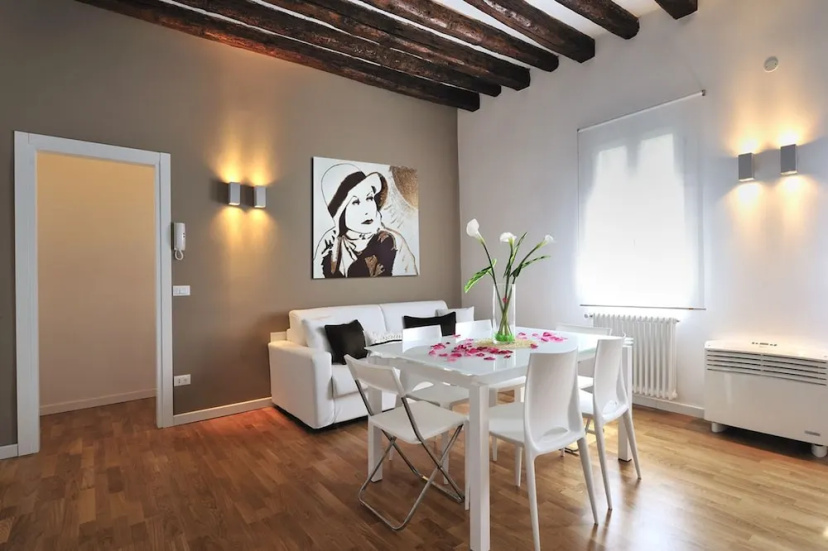 Colleoni Holidays 2 by Wonderful Italy — отель в Венеции, Италия