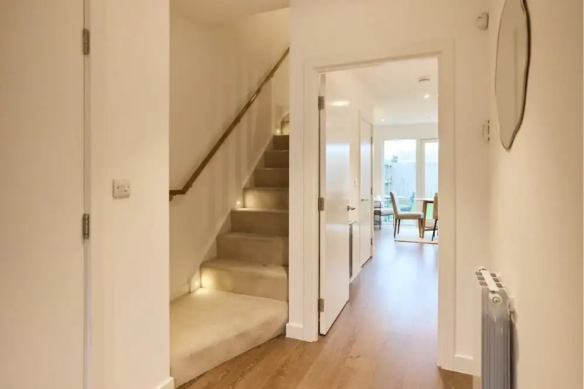 The Heathside Haven - Modern 3bdr Home With Garden — отель с удобным расположением в Лондоне